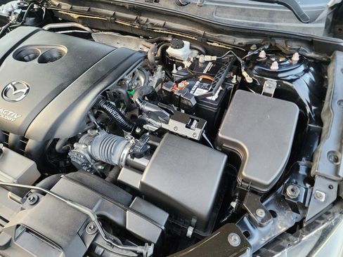 Used 2018 MAZDA MAZDA3 Sport FWD image 39