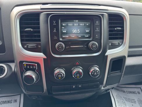 Used 2019 RAM 1500 Classic SLT image 31