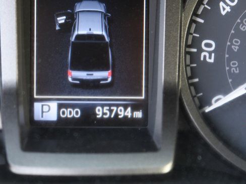 Certified 2021 Toyota Tacoma TRD Off-Road image 32