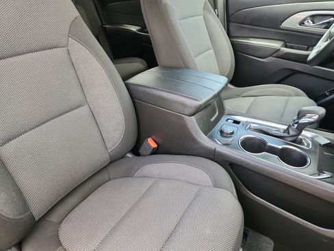 Used 2023 Chevrolet Traverse LT AWD/4WD image 18
