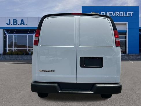 New 2025 Chevrolet Express 3500 Work Van w/ Driver Convenience Package image 28