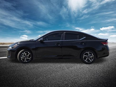 Used 2025 Nissan Sentra SV w/ Trunk Package image 15