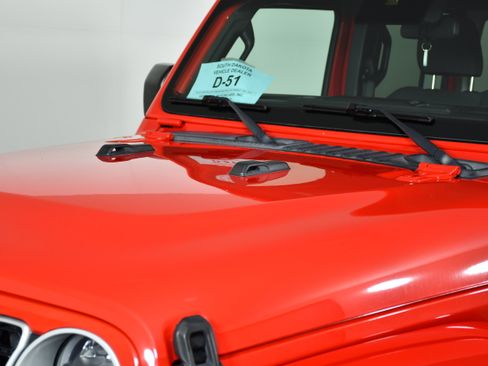 Used 2024 Jeep Wrangler Unlimited Sahara AWD/4WD image 12