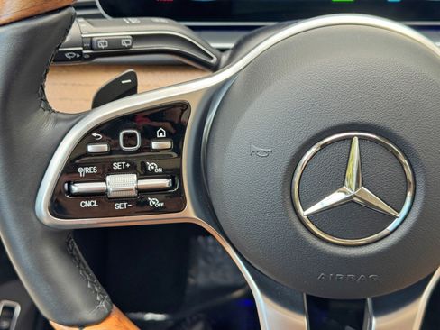 Used 2023 Mercedes-Benz GLS 450 4MATIC image 23