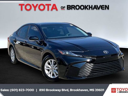 Used 2026 Toyota Camry LE FWD image 1