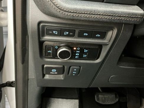 Used 2023 Ford F150 Lightning Lariat image 21