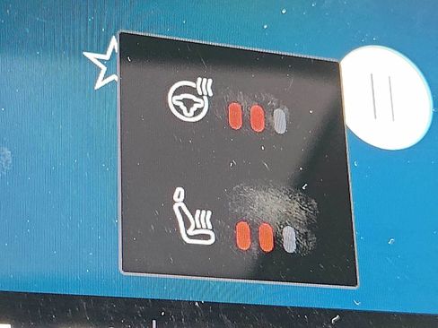 Certified 2023 Volvo XC40 B5 Plus w/ Protection Package Premier image 24