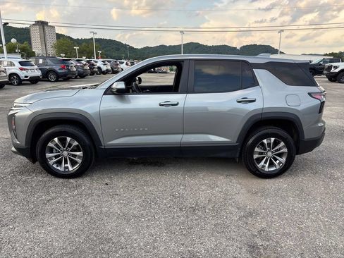 Used 2025 Chevrolet Equinox LT AWD/4WD image 4