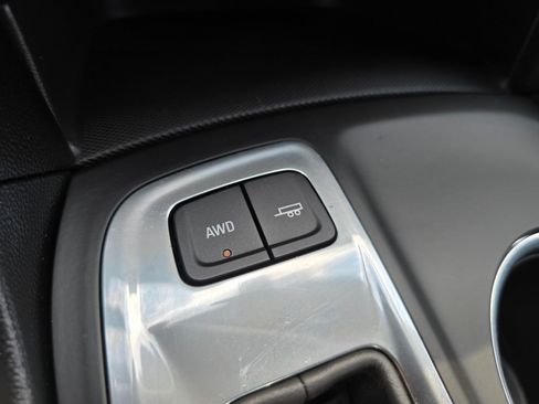 Used 2018 Chevrolet Equinox LT w/ LPO, Hit The Road Package AWD/4WD image 13