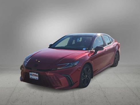 Used 2025 Toyota Camry XSE image 4