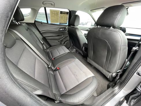 Used 2025 Chevrolet Trax LT w/ Driver Confidence Package FWD image 26
