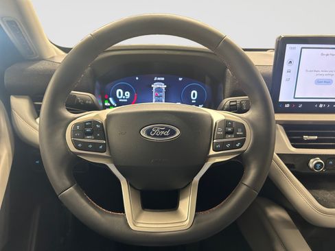 Used 2026 Ford Explorer Active w/ Active Comfort Package RWD image 13