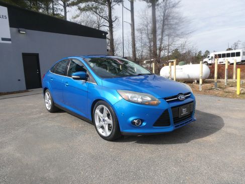 Used 2014 Ford Focus Titanium image 3