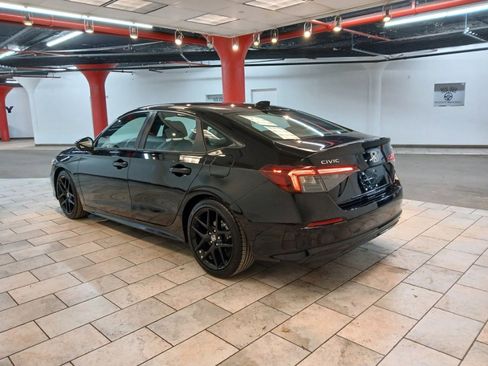 Used 2025 Honda Civic Sport image 4