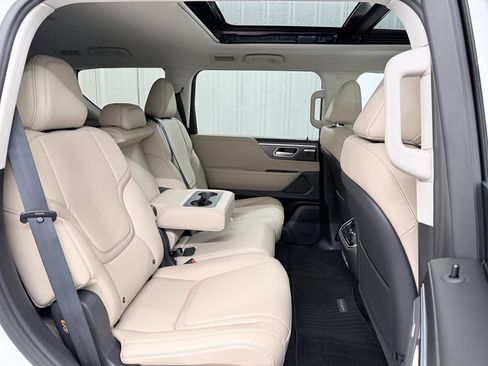 Certified 2026 INFINITI QX80 Pure RWD image 43
