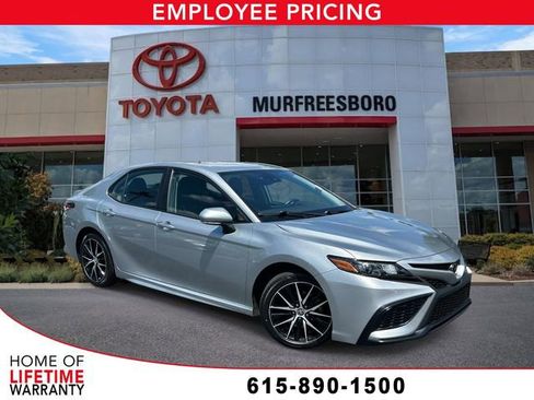 Used 2023 Toyota Camry SE FWD image 1