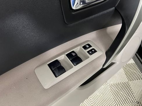 Used 2013 Nissan Rogue SV w/ Premium Pkg FWD image 12