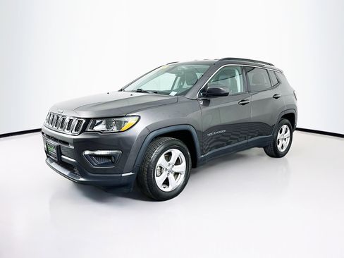 Used 2018 Jeep Compass Latitude w/ Popular Equipment Group image 3