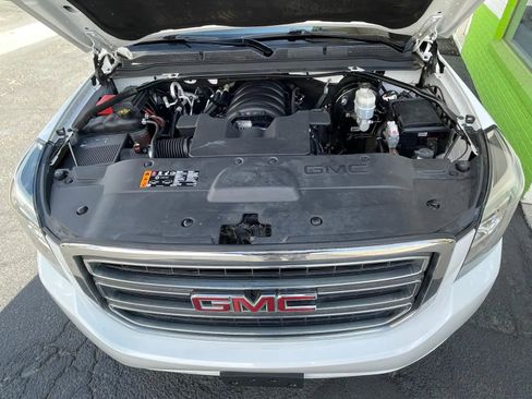 Used 2019 GMC Yukon XL SLT AWD/4WD image 31