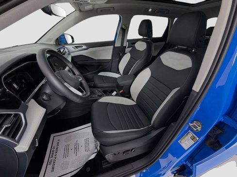 Used 2025 Volkswagen Taos SEL image 22