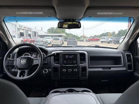 Used 2018 RAM 2500 Tradesman w/ Chrome Appearance Group AWD/4WD image 11