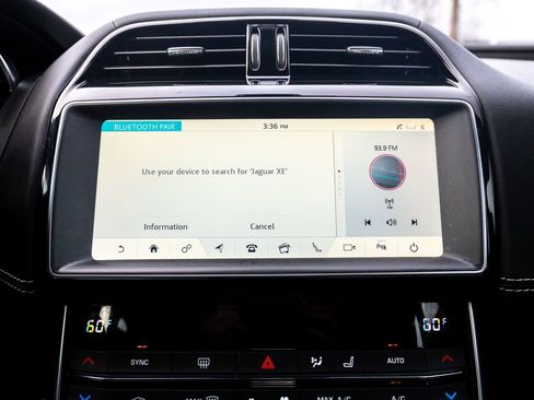 Used 2019 Jaguar XE R-Sport image 28
