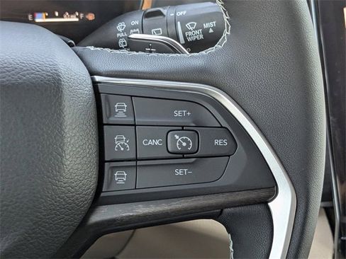 New 2025 Jeep Grand Cherokee Limited image 27