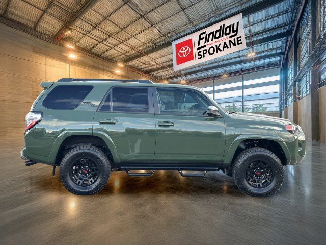 Certified 2022 Toyota 4Runner TRD Off-Road AWD/4WD image 4