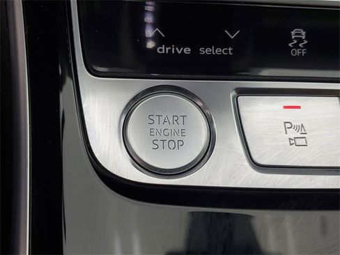 Used 2019 Audi A8 L 3.0T w/ Luxury Package image 31