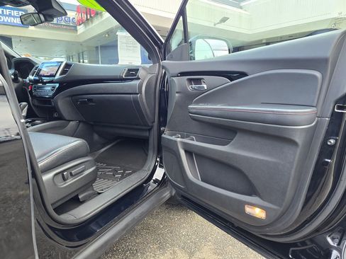 Used 2017 Honda Ridgeline Black Edition image 10