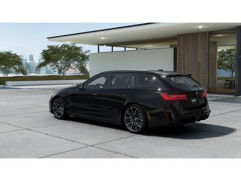 New 2026 BMW M5 Touring image 2