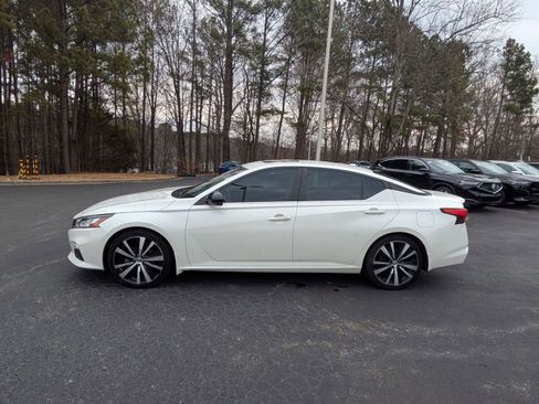 Used 2020 Nissan Altima 2.5 SR w/ Premium Package image 8