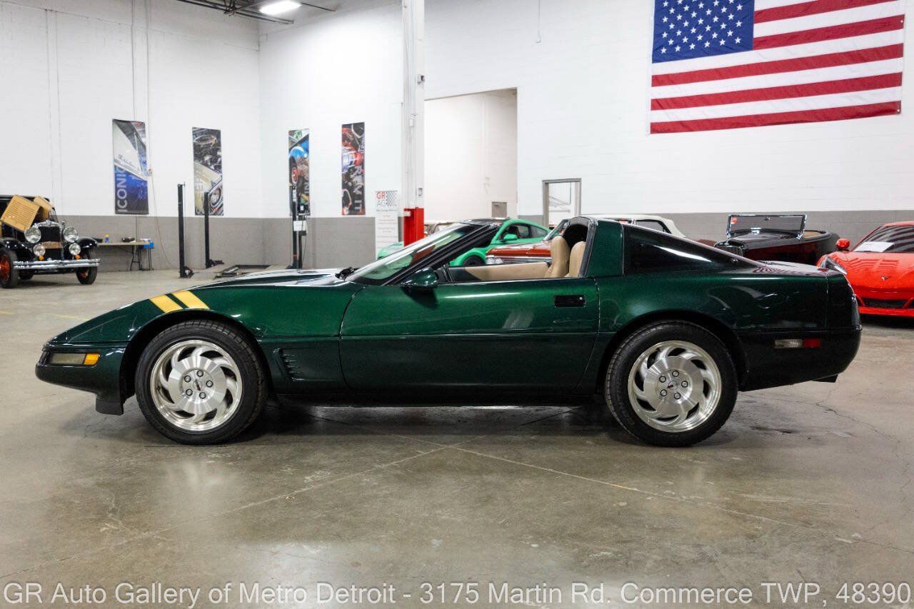 Used 1995 Chevrolet Corvette Coupe RWD image 4