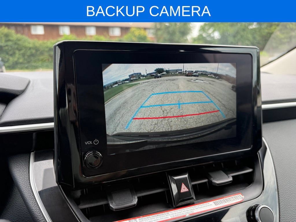 Used 2025 Toyota Corolla LE FWD image 5