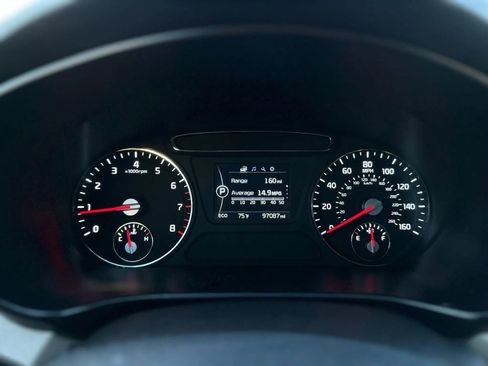 Used 2016 Kia Sorento LX w/ LX Convenience Package image 24