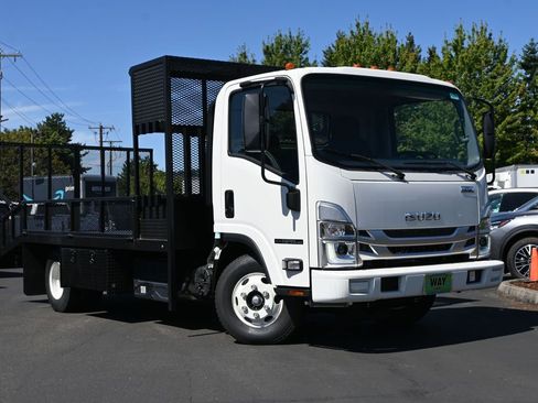 New 2024 Isuzu NPR image 2