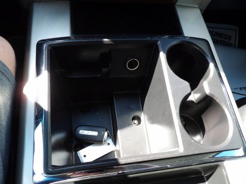 Used 2015 RAM 1500 Laramie w/ Convenience Group AWD/4WD image 23