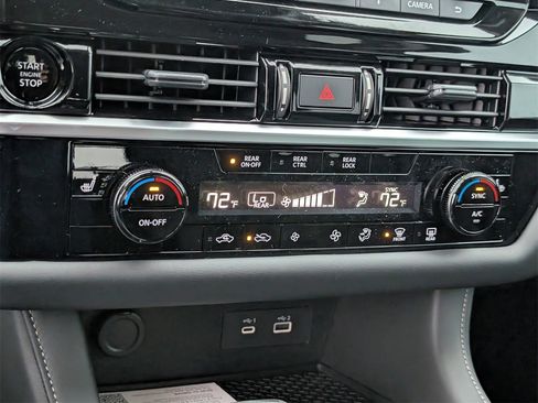 New 2025 Nissan Pathfinder SV image 13