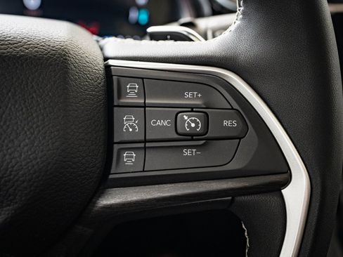 Used 2024 Jeep Grand Cherokee Limited 4xe image 25