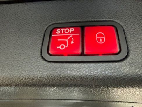 Used 2018 Mercedes-Benz GLS 550 4MATIC image 7