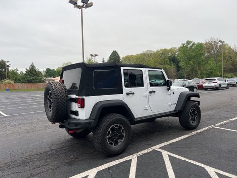 Used 2016 Jeep Wrangler Unlimited Rubicon AWD/4WD image 6