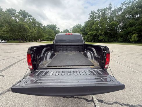 Used 2019 RAM 1500 Express w/ Express Value Package AWD/4WD image 9