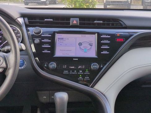 Used 2020 Toyota Camry LE image 17