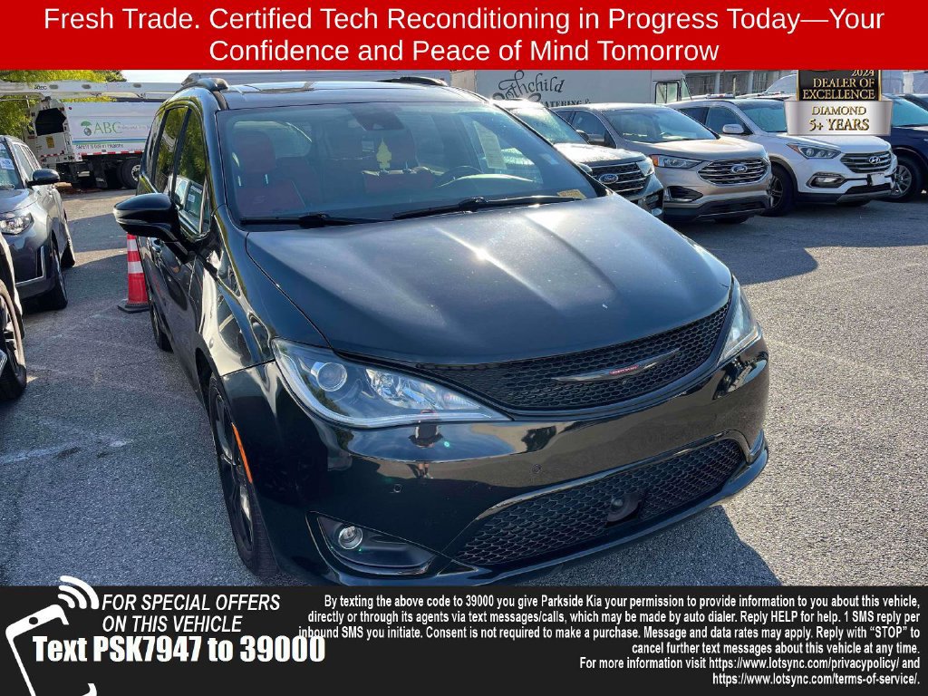 Used 2020 Chrysler Pacifica Limited w/ Quick Order Package 27H Red S FWD image 1