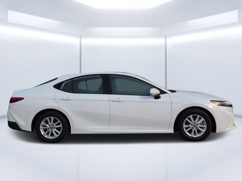 Used 2025 Toyota Camry LE FWD image 2