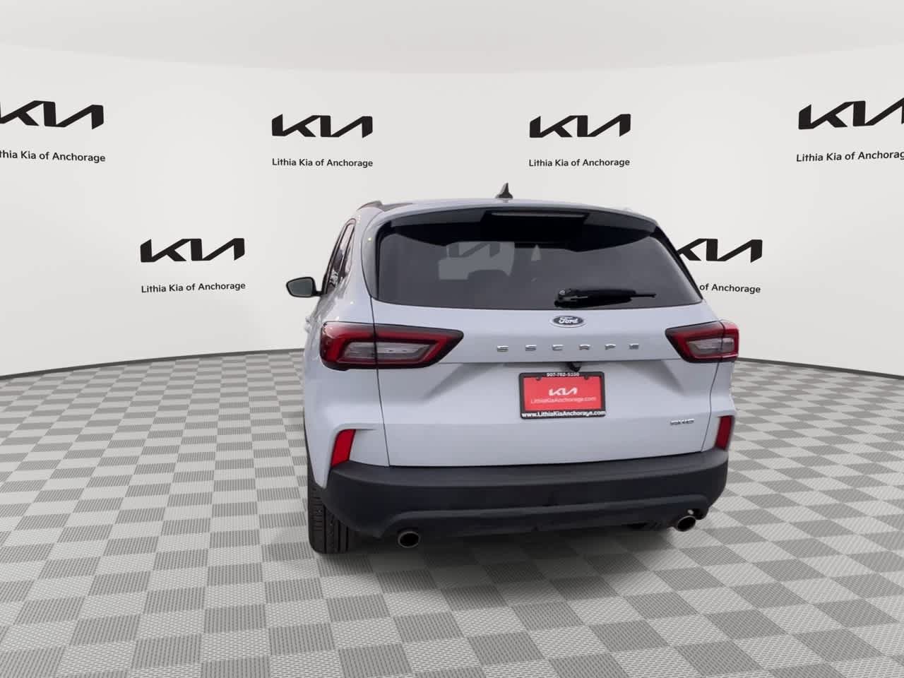 Used 2025 Ford Escape ST-Line Select AWD/4WD image 8