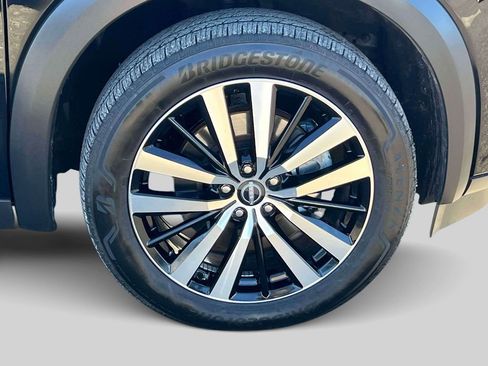 Certified 2025 Nissan Pathfinder Platinum AWD/4WD image 9