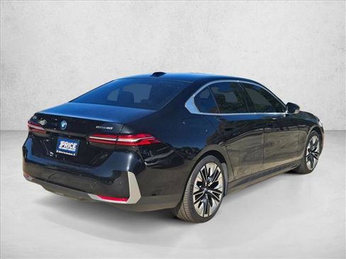 Certified 2025 BMW i5 eDrive40i w/ Premium Package image 5