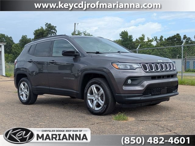 Used 2024 Jeep Compass Latitude AWD/4WD image 1