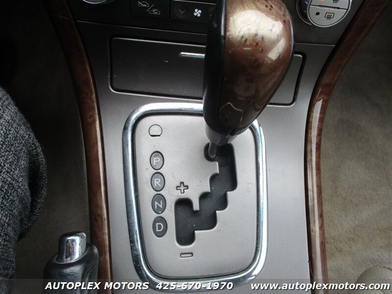 Used 2008 Subaru Outback 2.5XT Limited AWD/4WD image 26
